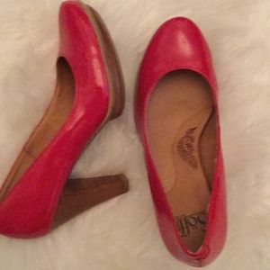 Red heel shoes